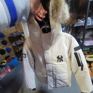 white mlb yankees thick down winter jacket